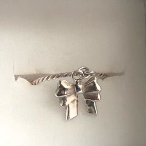 “Bow” Charm Ring sterling silver